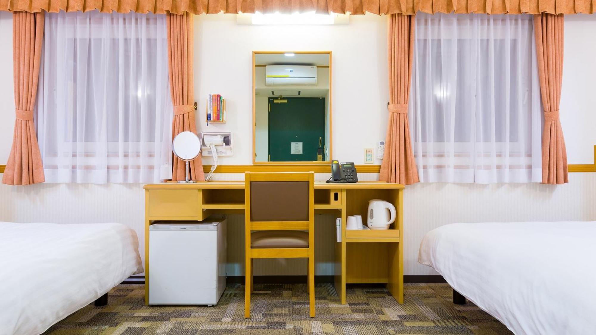 Toyoko Inn Toyohashi Eki Higashi Guchi Zimmer foto